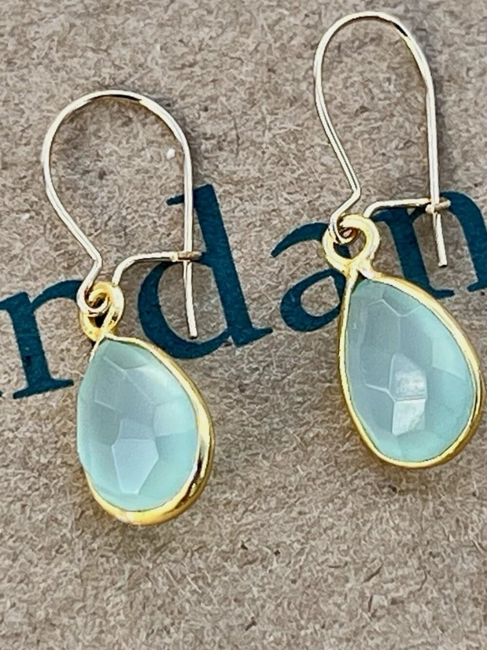 Sundance $138 NEW 1" 14kt Gold GF SEAFOAM CHALCEDONY Birthstone Gemini Earrings